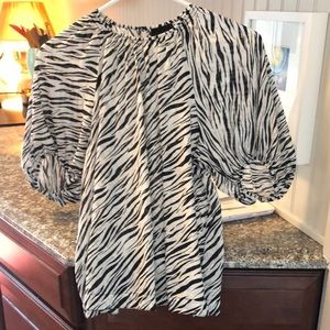 💥 FINAL MARKDOWN! Who What Wear Zebra print blouse sz XS